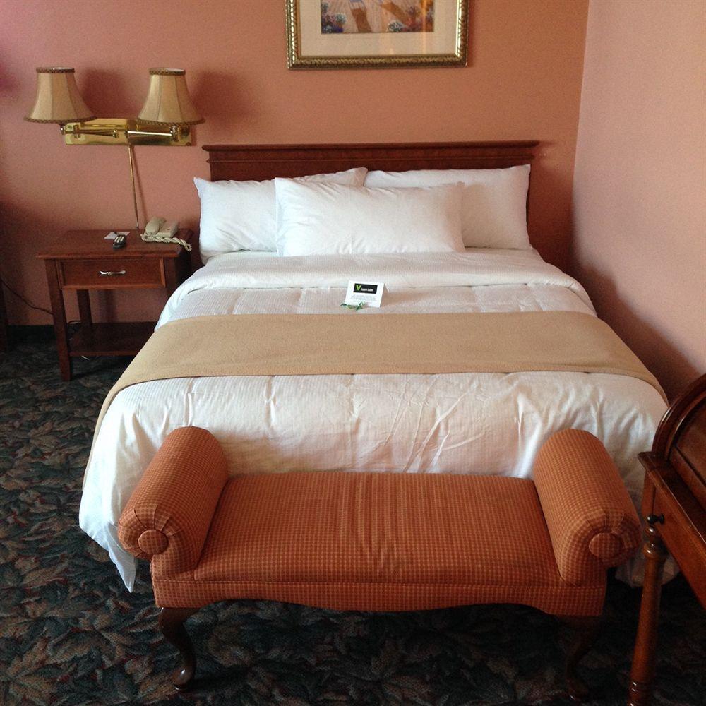 V Hotel & Suites Moncton Eksteriør billede