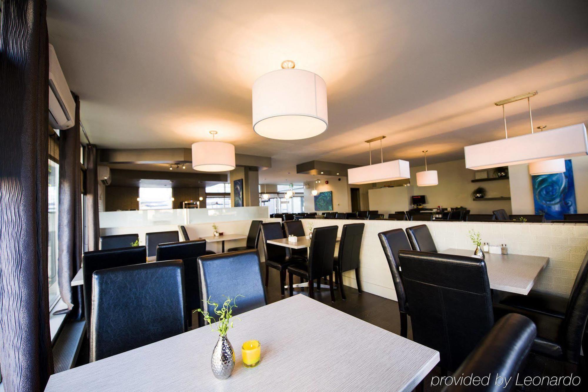 V Hotel & Suites Moncton Eksteriør billede