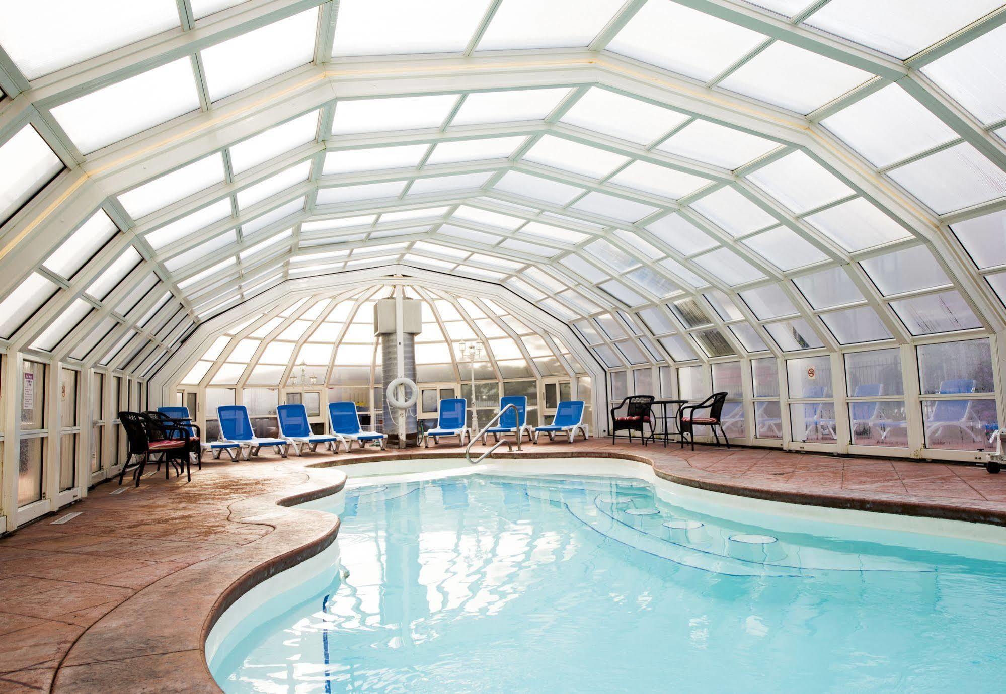 V Hotel & Suites Moncton Eksteriør billede
